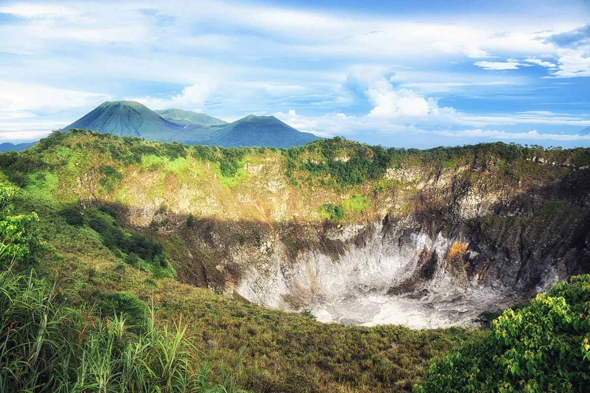 Celebesz: Tangkoko Batuangus Védett Terület – Sawangan – Mahawu-vulkán – Menado