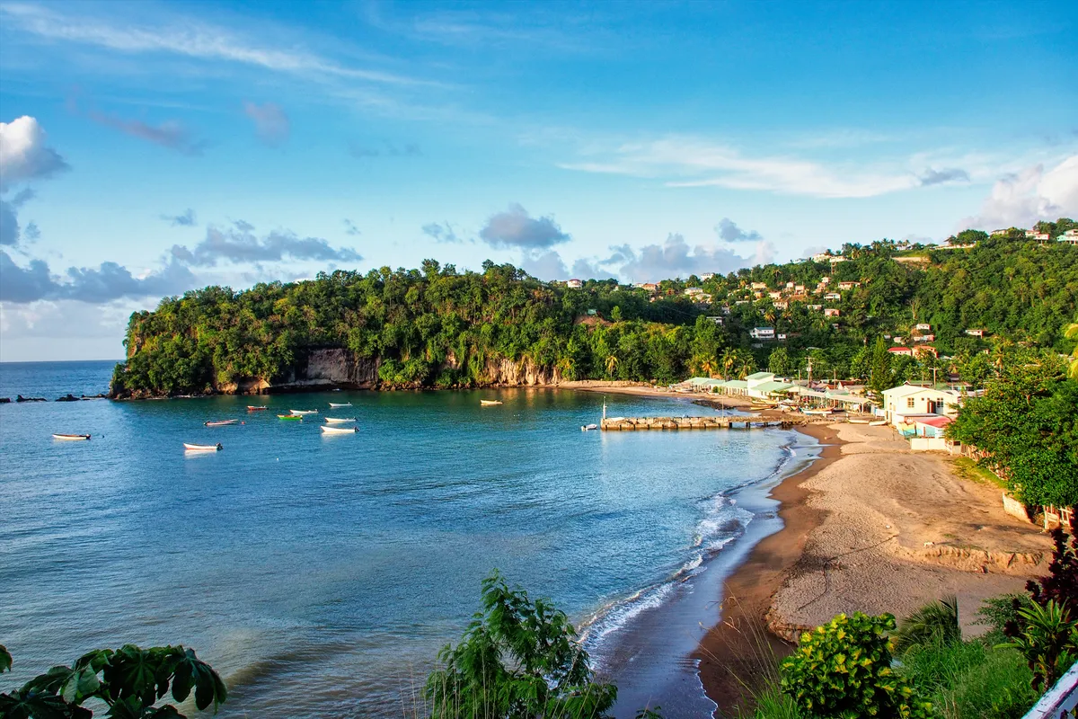 Trinidad – Port of Spain – Pitch-tó – Tobago: Crown Point – Speyside
