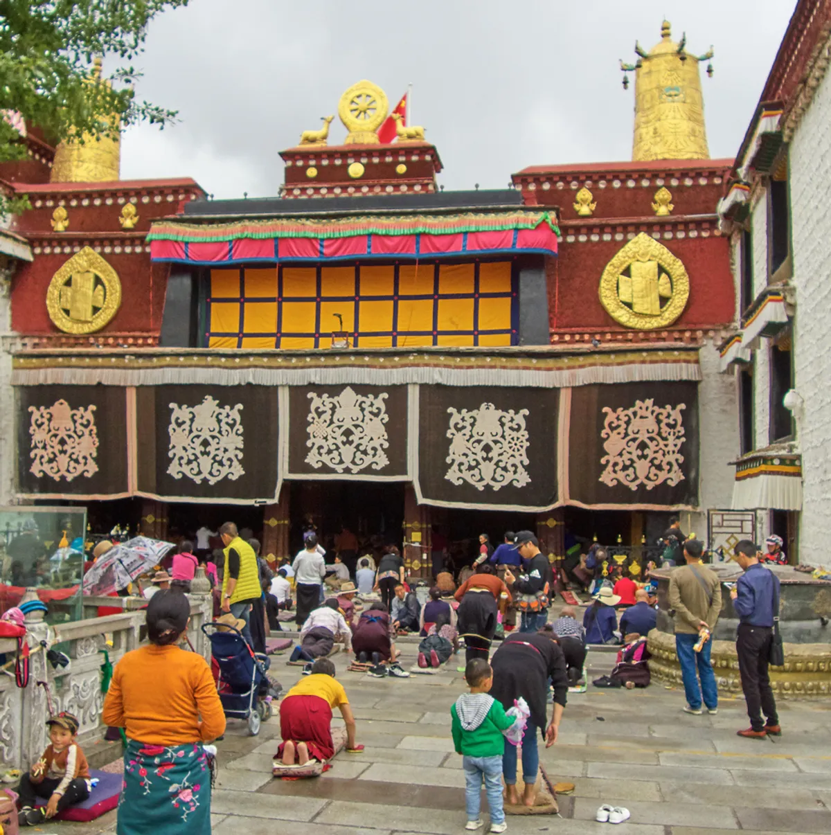 Lhásza – Norbulinga – Barkor, Nangkor, Dzsokhang templom – tibeti kulturális est