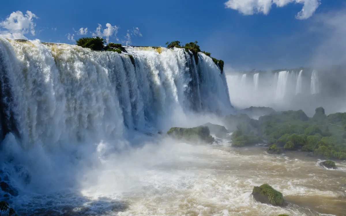 Iguazú-vízesés –  Brazília: Iguazú Nemzeti Park – helikopteres repülés – Rio De Janeiro