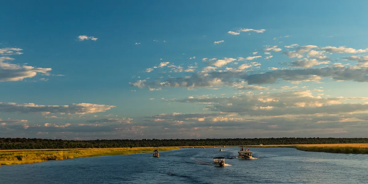 Victoria Falls  – Botswana: Kasane – Chobe Nemzeti Park hajókirándulás