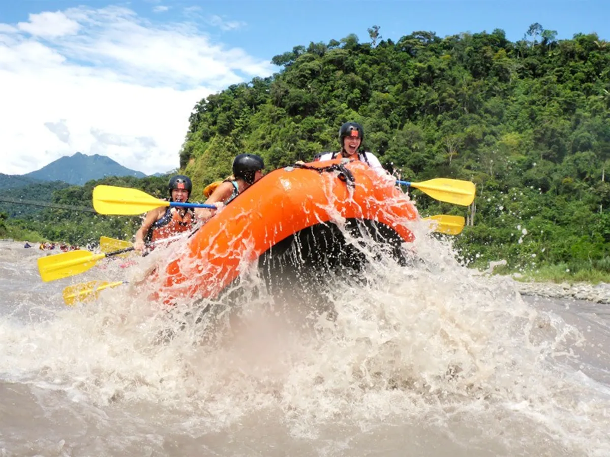 Amazónia: Tena – esőerdei túrák – rafting a Jatunyacu-folyón