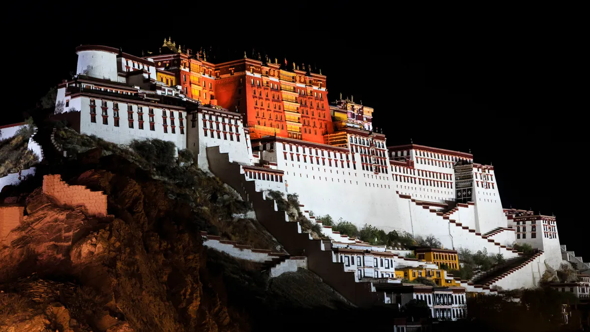 Csengtu – Tibet: Lhásza (3650 m) – Barkor