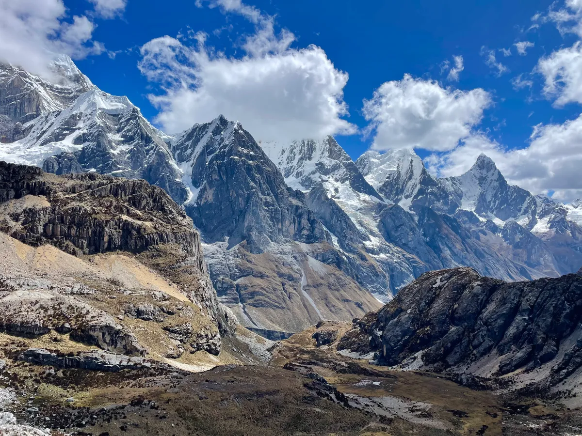 Huanacpatay (4490 m)– Santa Rosa-hágó (5100 m) – Huayllapa (3500 m)
