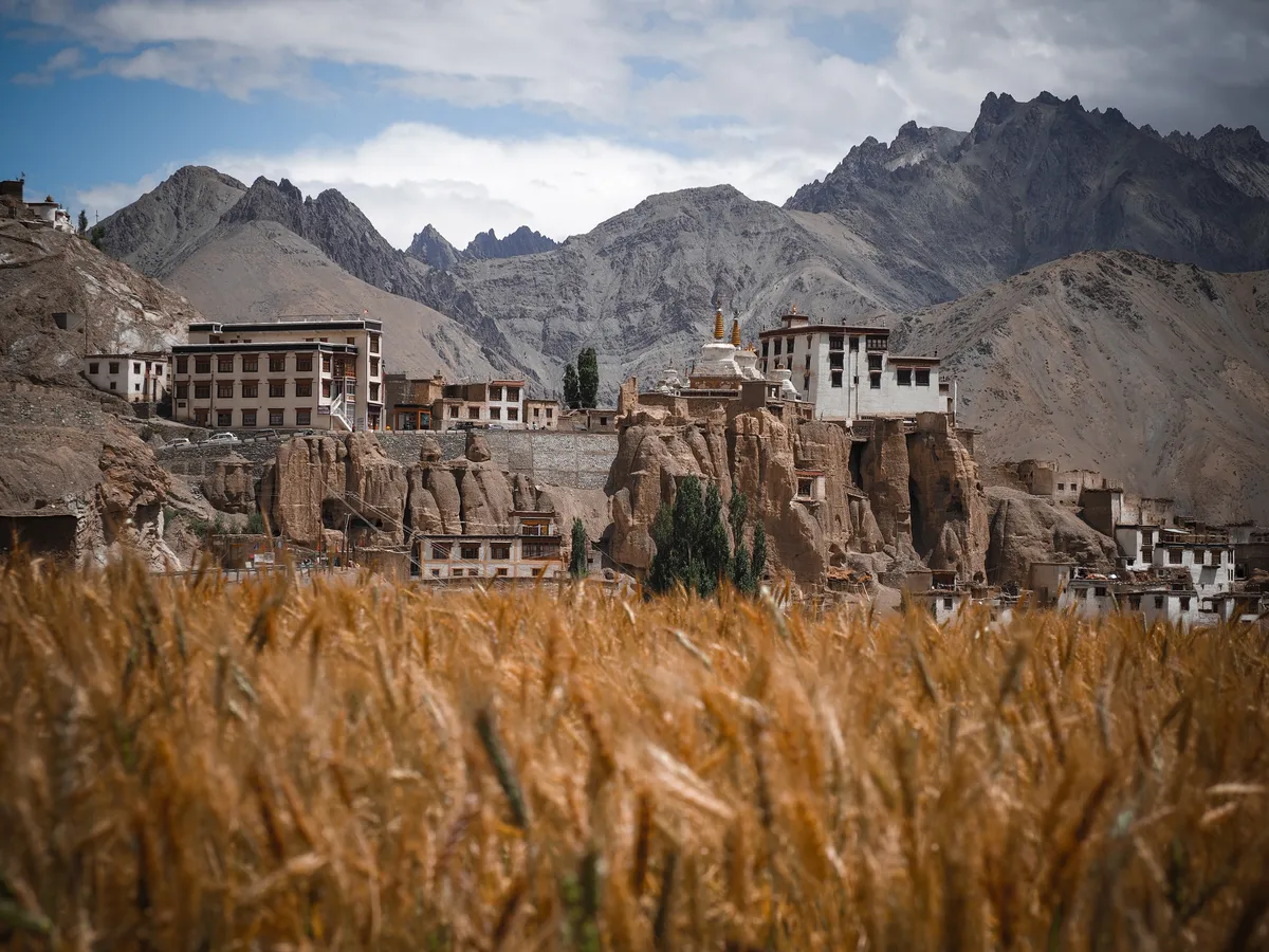 Leh (3500 m) – Sham-völgy: Lamayuru kolostor (3510 m) – Khalatse (2987 m) – Alchi kolostor (3150 m)