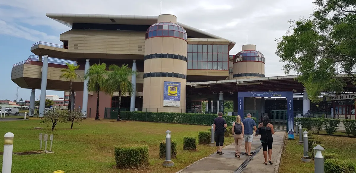 Suriname: Paramaribo – Albina – Francia Guyana: Maroni-folyó – St. Laurent du Maroni – Cayenne 