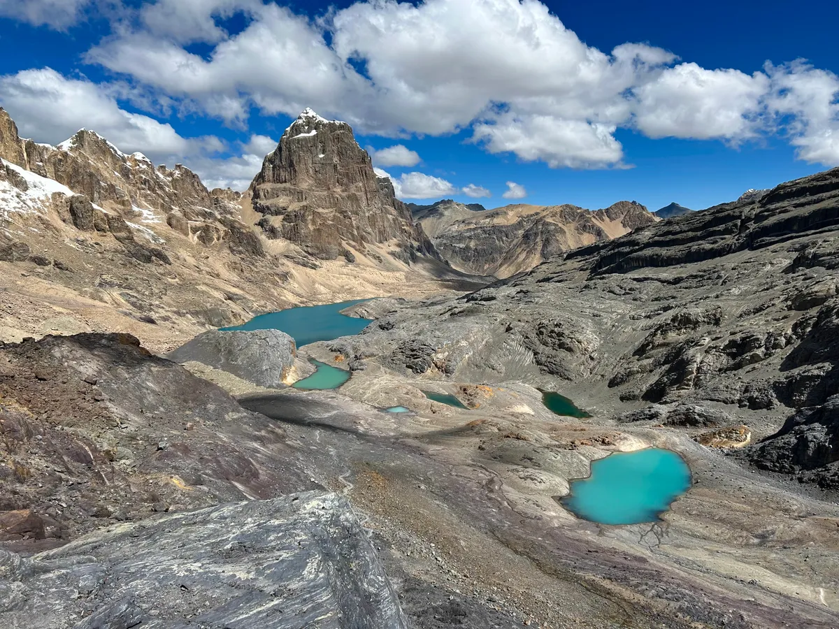 Huayhuash (4400 m) – Trapecio-hágó (5010 m) – Huanacpatay (4490 m)