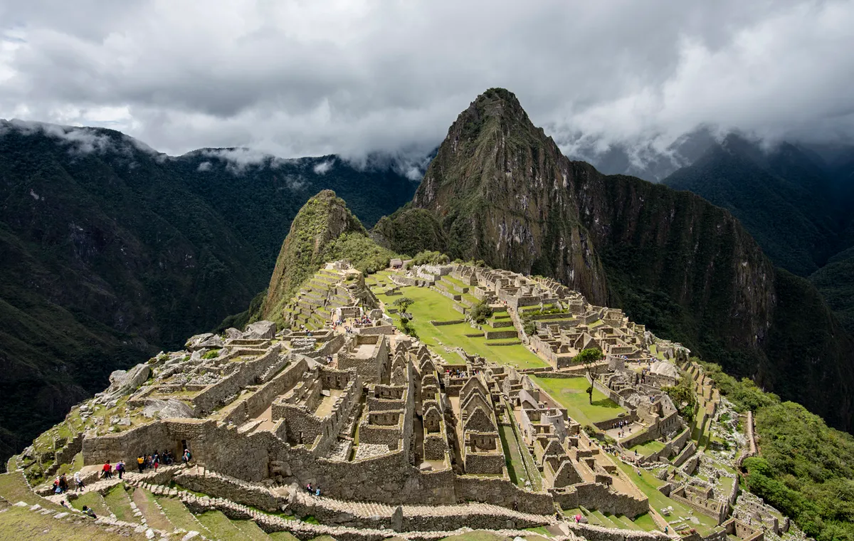 Inka Ösvény: Wiñay Wayna (2650 M) – Nap-kapu (2745 M) – Machu Picchu (2 600m) – Aguas Calientes