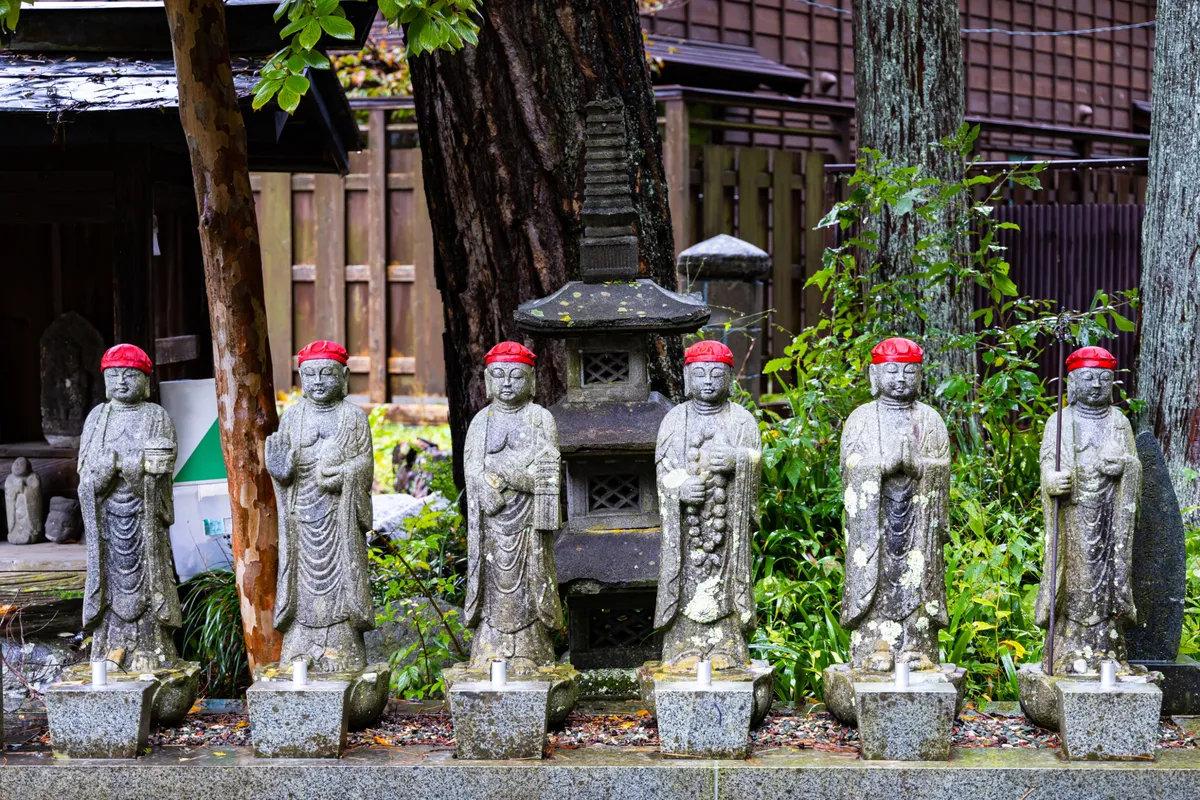 Kumano Kodo, Nakahecsi-ösvény: Junomine Onszen – Hoszsinmon-odzsi – Hongu – Junomine Onszen