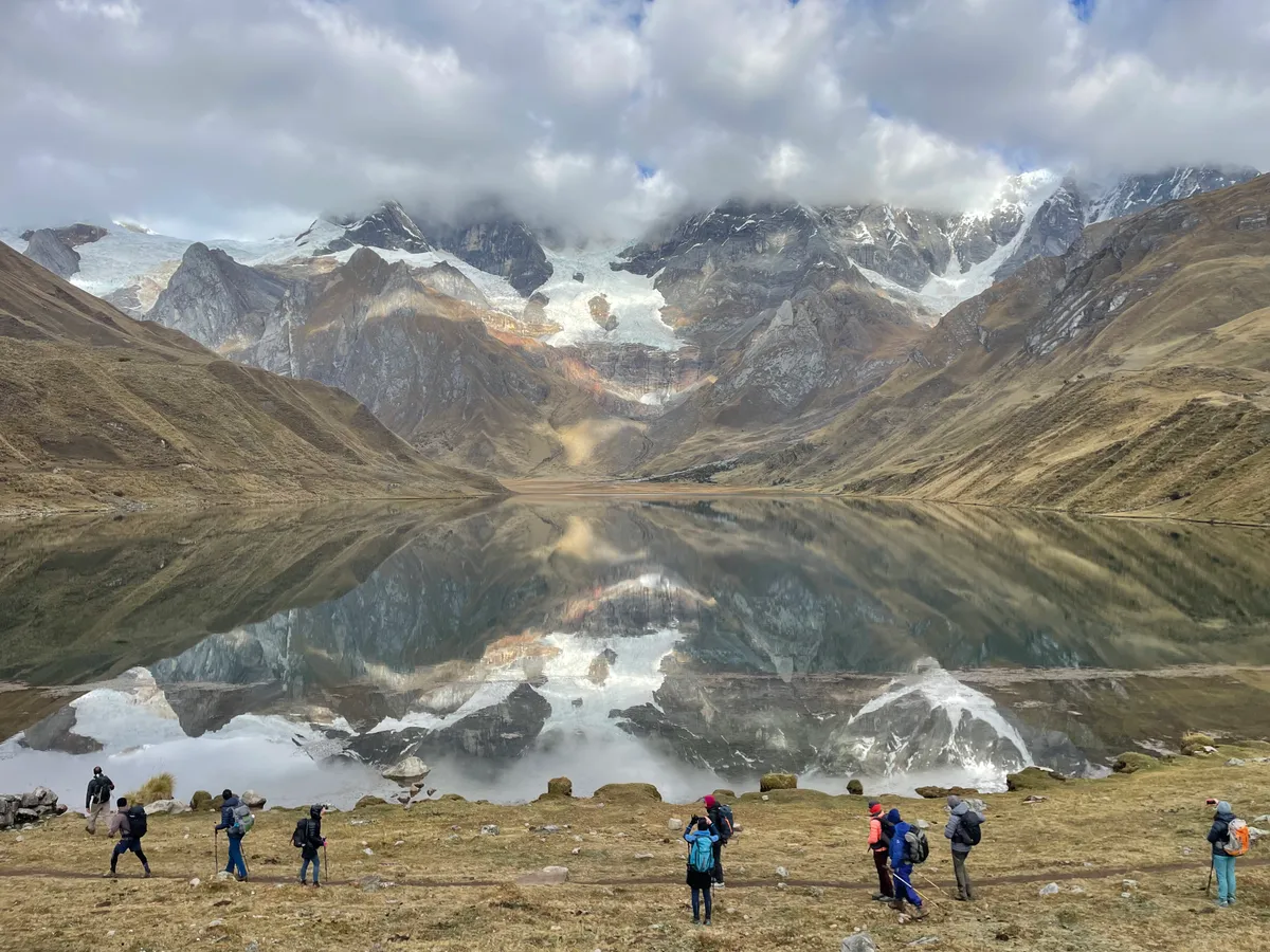 Laguna Jahuacocha (4150 m) – Llamac (3700 m) – Huaraz