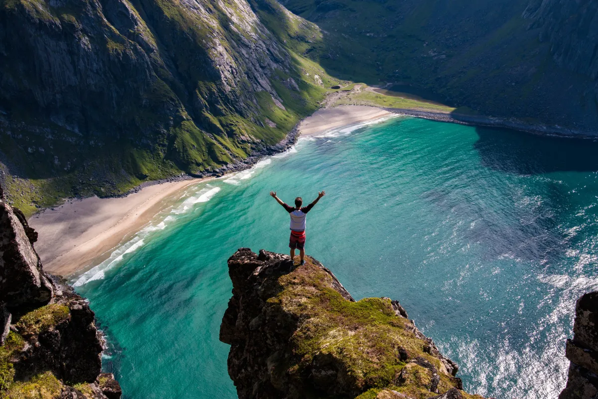 Reine – Flakstadøya – Fredvang – Kvalvika – Ryten (543 m) – Nusfjord