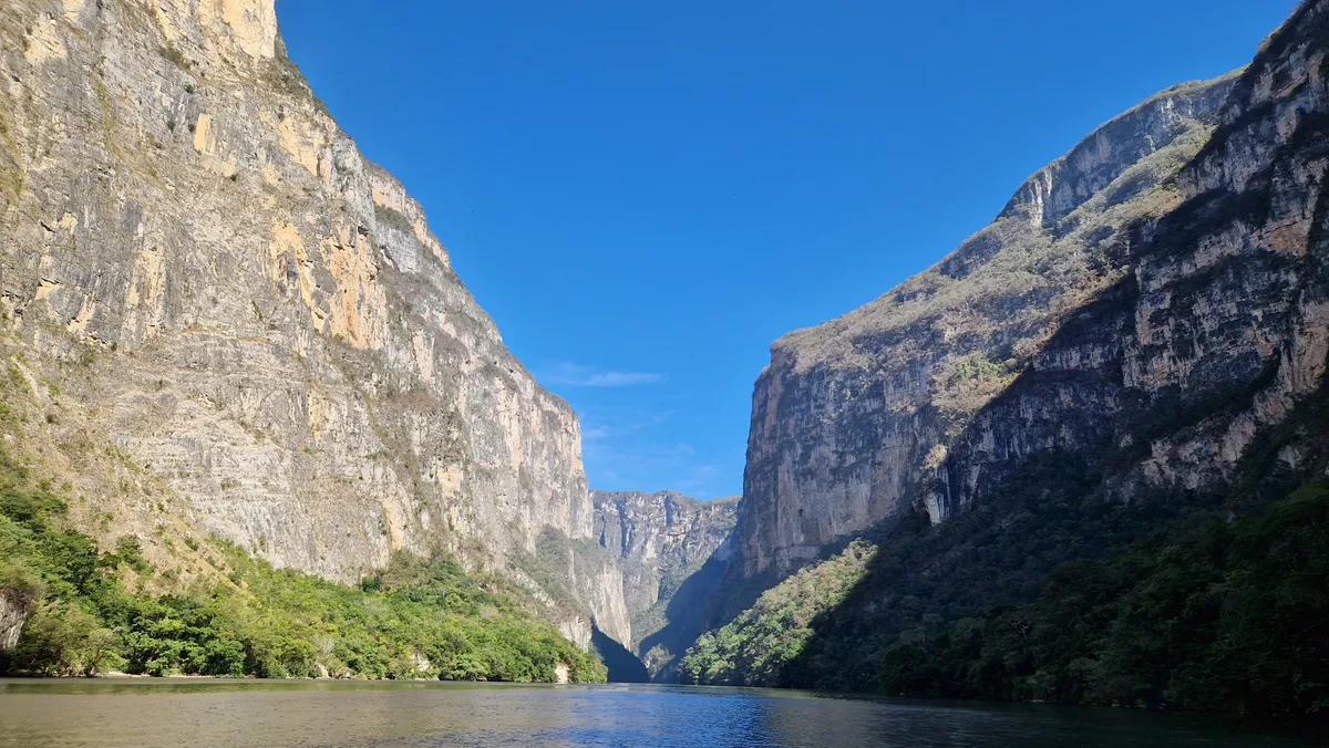 San Cristobal de las Casas – Sumidero-kanyon – Tuxtla Gutierrez – Mexikóváros 