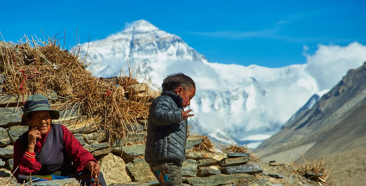 Rongbuk (5000 m) – Szága (4650 m)