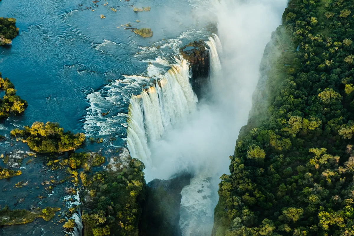 Victoria Falls – Zambia: Mosi-oa-Tunya Nemzeti Park gyalogos vadles – Viktória-vízesés – Zambézi naplemente hajózás