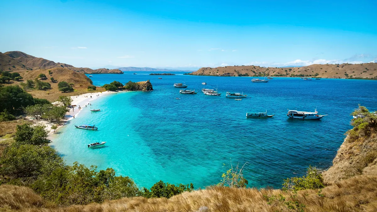 Flores: Labuan Bajo – Bali: Denpasar